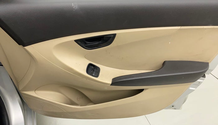2014 Hyundai Eon MAGNA +, Petrol, Manual, 36,081 km, Driver Side Door Panels Control