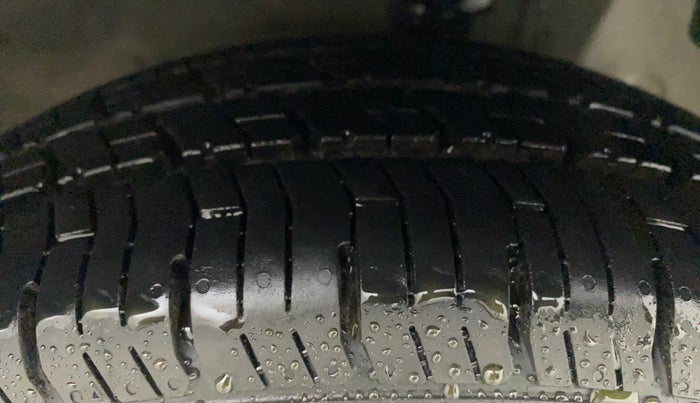 2014 Hyundai Eon MAGNA +, Petrol, Manual, 36,081 km, Right Front Tyre Tread