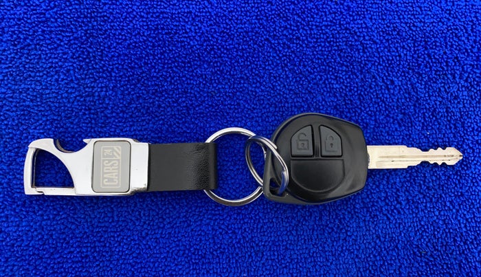 2016 Maruti Swift VXI, Petrol, Manual, 38,391 km, Key Close Up