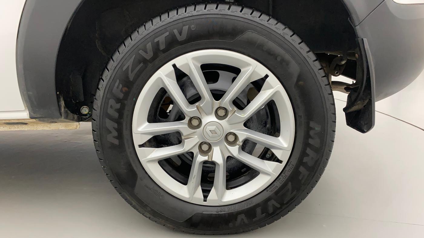 2022 Renault TRIBER RXL MT, Petrol, Manual, 11,242 km, Left Rear Wheel