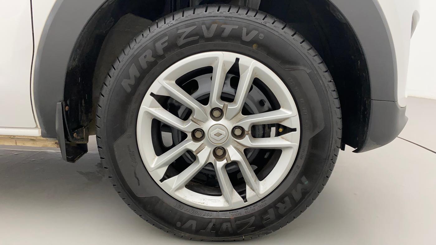 2022 Renault TRIBER RXL MT, Petrol, Manual, 11,242 km, Right Front Wheel