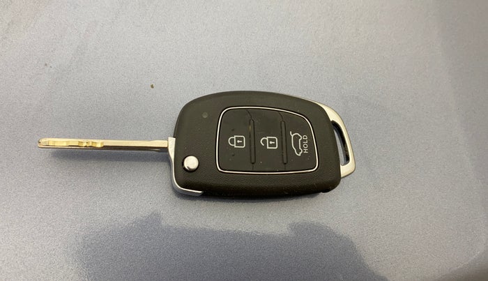 2017 Hyundai Xcent S 1.2, Petrol, Manual, 73,665 km, Key Close Up