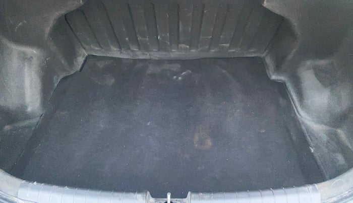 2017 Hyundai Xcent E+, Petrol, Manual, 1,01,762 km, Boot Inside