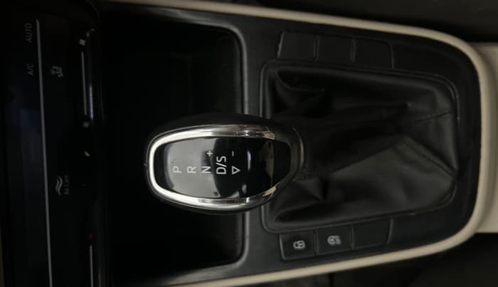 2023 Skoda SLAVIA AMBITION 1.0L TSI AT, Petrol, Automatic, 89,255 km, Gear Lever