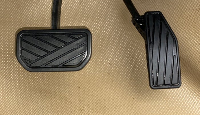 2020 Maruti Dzire ZXI Plus AMT, Petrol, Automatic, 7,406 km, Pedals