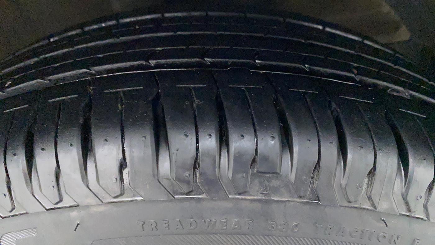 2020 Maruti Dzire ZXI Plus AMT, Petrol, Automatic, 7,406 km, Right Front Tyre Tread