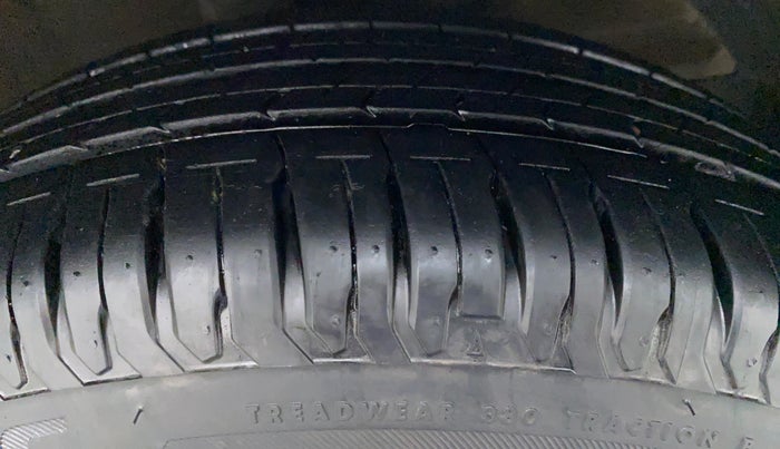 2020 Maruti Dzire ZXI Plus AMT, Petrol, Automatic, 7,406 km, Right Front Tyre Tread