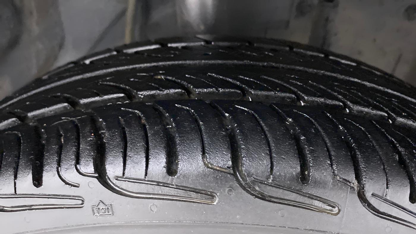 2016 Datsun Go T, Petrol, Manual, 64,169 km, Right Front Tyre Tread