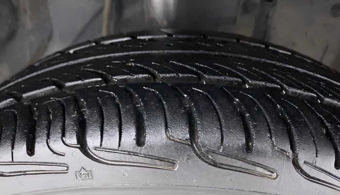 2016 Datsun Go T, Petrol, Manual, 64,169 km, Right Front Tyre Tread