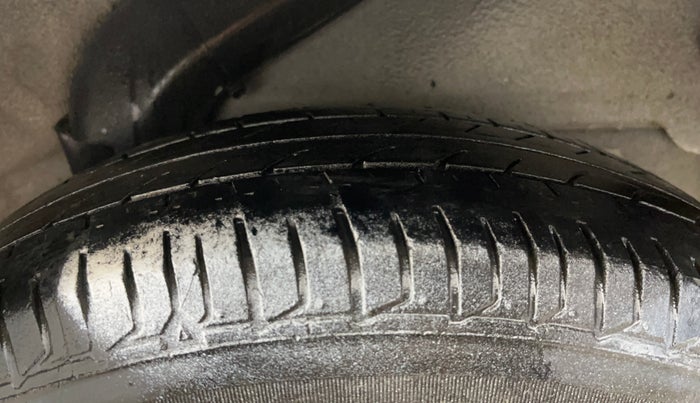 2016 Hyundai i10 MAGNA 1.1, Petrol, Manual, 39,842 km, Left Rear Tyre Tread