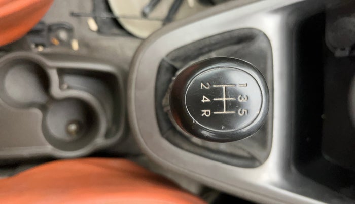 2016 Hyundai i10 MAGNA 1.1, Petrol, Manual, 39,842 km, Gear Lever