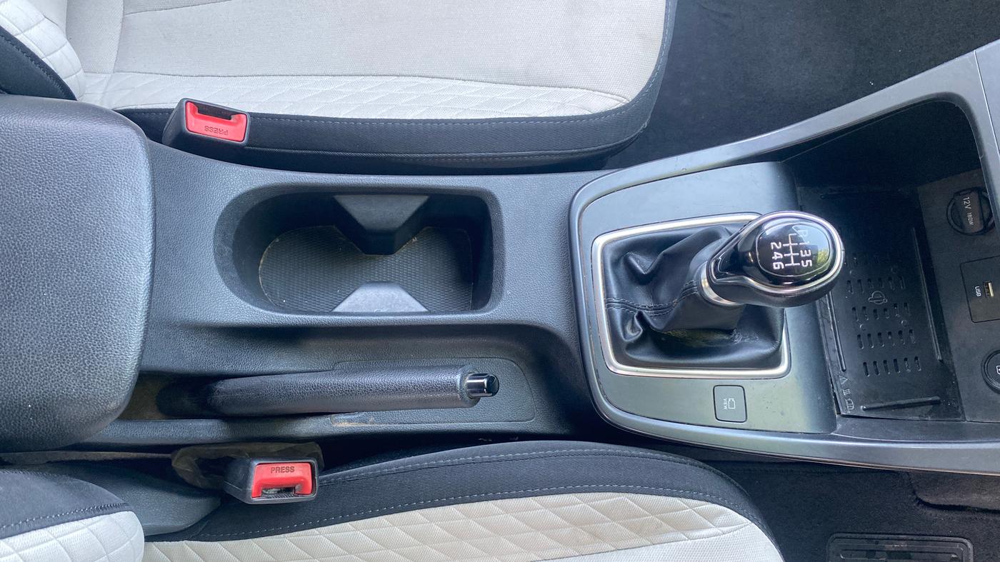 2020 Hyundai Creta SX 1.5 PETROL, Petrol, Manual, 1,18,710 km, Gear Lever