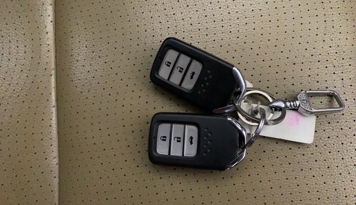 2015 Honda City 1.5L I-VTEC VX, Petrol, Manual, 74,445 km, Key Close Up