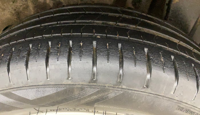 2022 Toyota Glanza V AMT, Petrol, Automatic, 36,144 km, Left Rear Tyre Tread