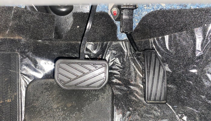 2022 Toyota Glanza V AMT, Petrol, Automatic, 36,144 km, Pedals