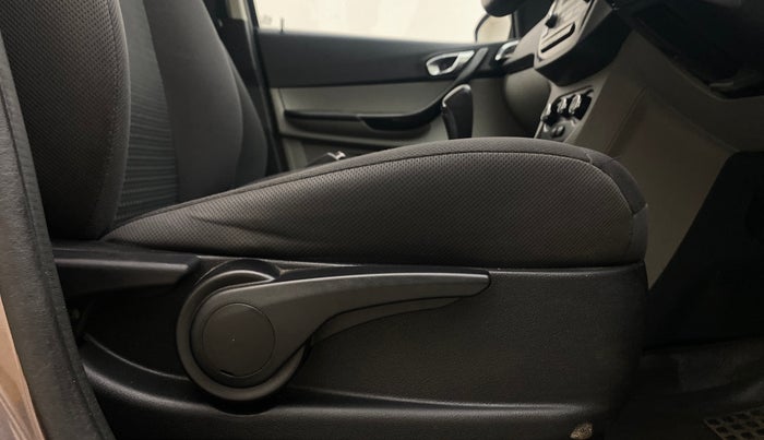 2017 Tata Tiago XZA PETROL, Petrol, Automatic, 47,343 km, Driver Side Adjustment Panel