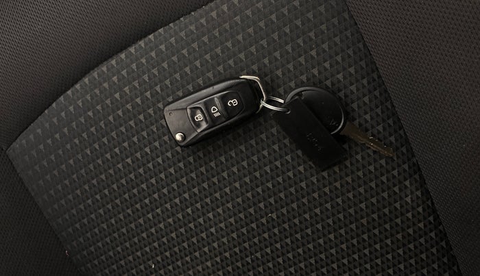 2017 Tata Tiago XZA PETROL, Petrol, Automatic, 47,343 km, Key Close Up