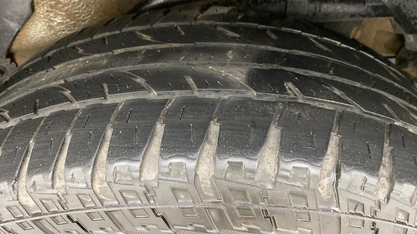 2015 Mahindra XUV500 W4 4X2, Diesel, Manual, 80,786 km, Left Rear Tyre Tread
