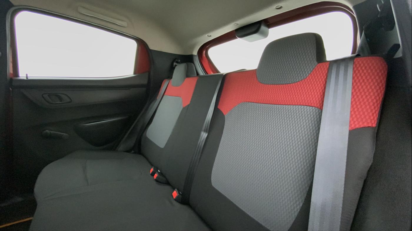 2017 Renault Kwid RXT, Petrol, Manual, 1,111 km, Right Side Rear Door Cabin
