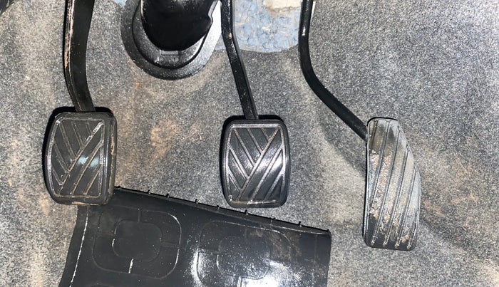 2017 Maruti Wagon R 1.0 LXI CNG, CNG, Manual, 1,04,395 km, Pedals