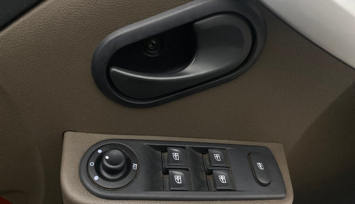 2016 Renault Duster 110 PS RXL 4X2 AMT, Diesel, Automatic, 71,808 km, Driver Side Door Panels Control