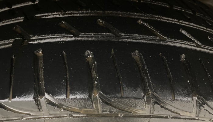 2016 Renault Duster 110 PS RXL 4X2 AMT, Diesel, Automatic, 71,808 km, Left Rear Tyre Tread