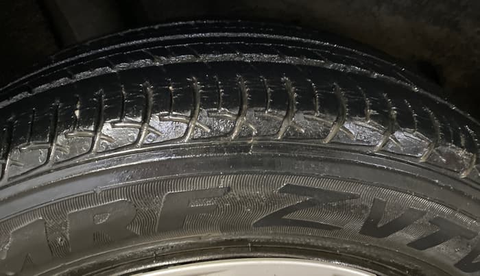 2017 Maruti Baleno DELTA PETROL 1.2, Petrol, Manual, 33,047 km, Right Front Tyre Tread