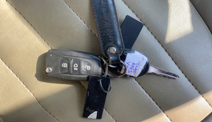 2018 Tata Tiago XZ PETROL, Petrol, Manual, 27,570 km, Key Close Up