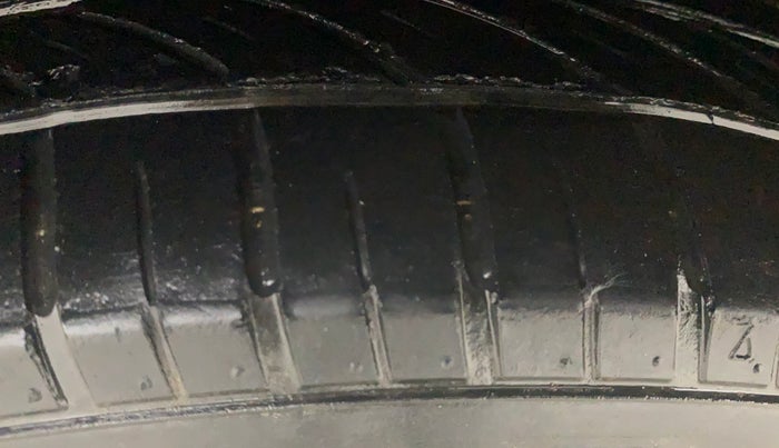 2018 Tata Tiago XZ PETROL, Petrol, Manual, 27,570 km, Left Front Tyre Tread
