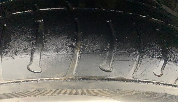 2018 Tata Tiago XZ PETROL, Petrol, Manual, 27,570 km, Right Rear Tyre Tread