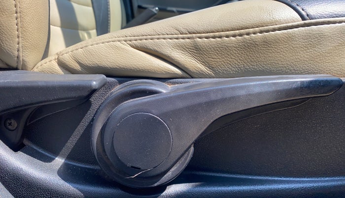 2018 Tata Tiago XZ PETROL, Petrol, Manual, 27,570 km, Driver Side Adjustment Panel