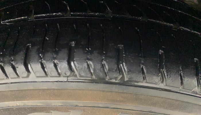 2018 Tata Tiago XZ PETROL, Petrol, Manual, 27,570 km, Right Front Tyre Tread