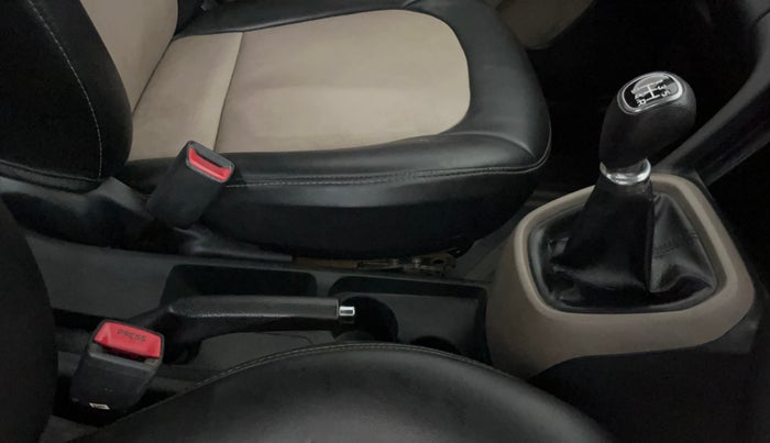 2015 Hyundai Xcent S 1.2, Petrol, Manual, 70,484 km, Gear Lever
