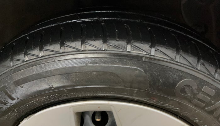 2015 Hyundai Xcent S 1.2, Petrol, Manual, 70,484 km, Right Front Tyre Tread