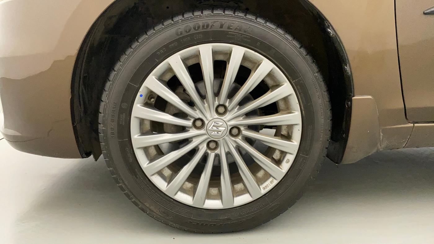 2016 Maruti Ciaz ZXI+, Petrol, Manual, 78,934 km, Left Front Wheel