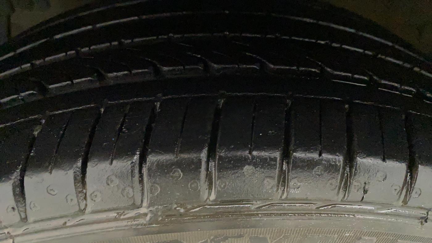 2016 Maruti Ciaz ZXI+, Petrol, Manual, 78,934 km, Left Front Tyre Tread