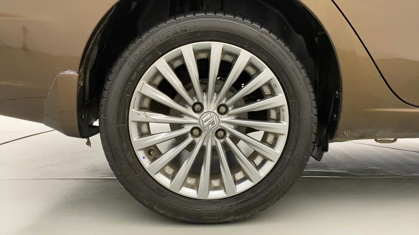 2016 Maruti Ciaz ZXI+, Petrol, Manual, 78,934 km, Right Rear Wheel