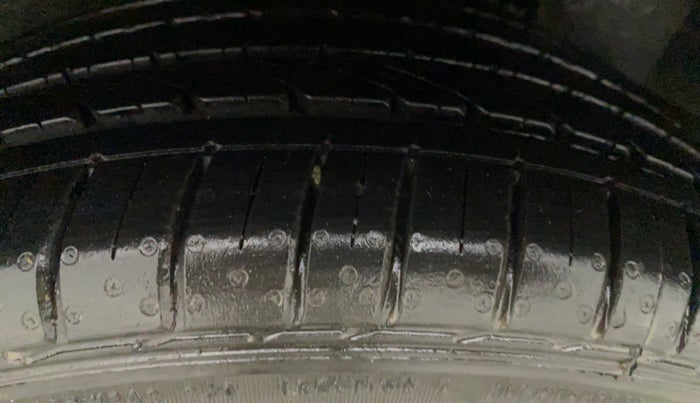 2016 Maruti Ciaz ZXI+, Petrol, Manual, 78,934 km, Left Rear Tyre Tread