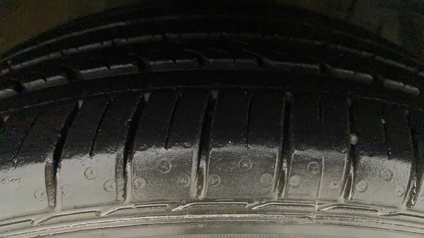 2016 Maruti Ciaz ZXI+, Petrol, Manual, 78,934 km, Right Front Tyre Tread