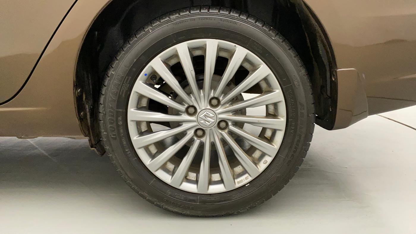 2016 Maruti Ciaz ZXI+, Petrol, Manual, 78,934 km, Left Rear Wheel