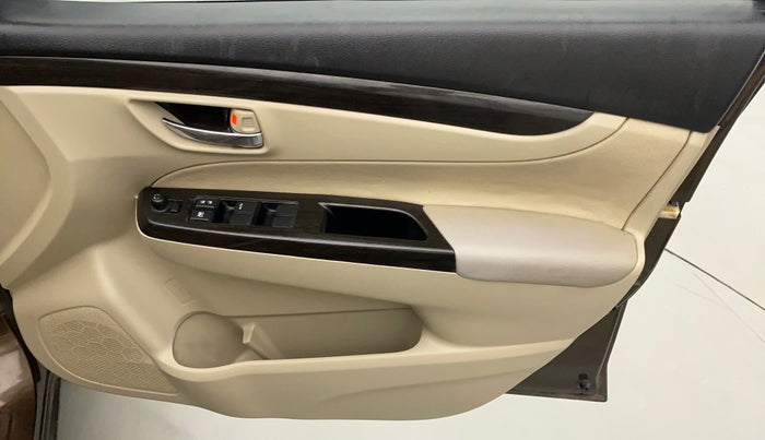2016 Maruti Ciaz ZXI+, Petrol, Manual, 78,934 km, Driver Side Door Panels Control