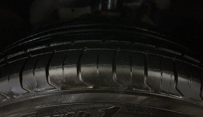 2018 Ford Ecosport TREND+ 1.5L DIESEL, Diesel, Manual, 1,32,461 km, Left Front Tyre Tread