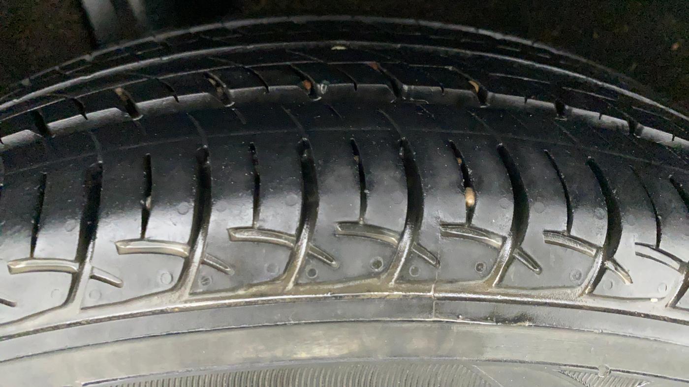 2018 Maruti Baleno DELTA PETROL 1.2, Petrol, Manual, 60,083 km, Right Rear Tyre Tread
