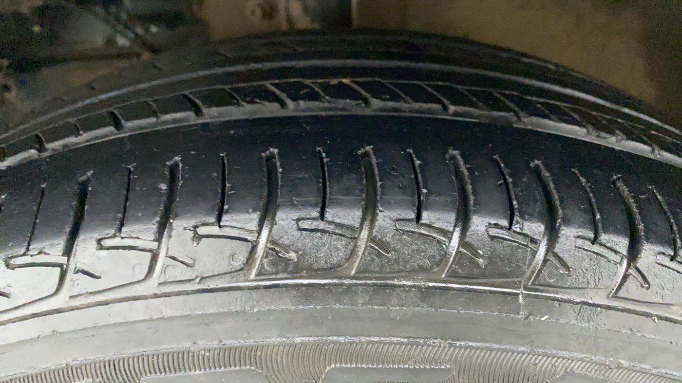 2018 Maruti Baleno DELTA PETROL 1.2, Petrol, Manual, 60,083 km, Left Front Tyre Tread