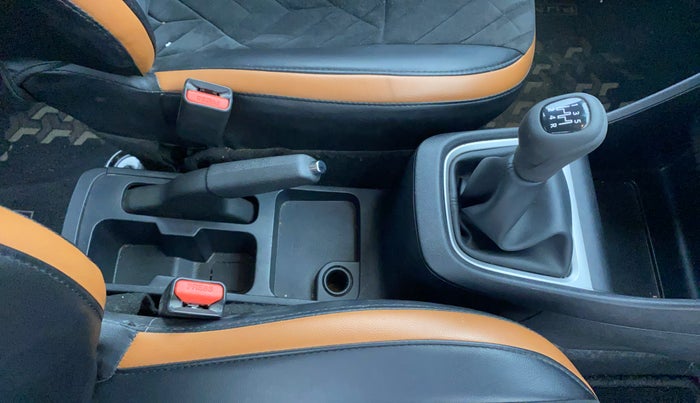 2021 Tata PUNCH ACCOMPLISHED MT, Petrol, Manual, 38,617 km, Gear Lever