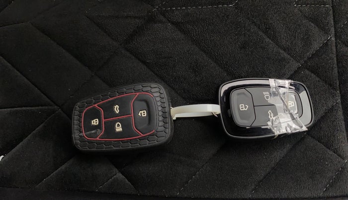 2021 Tata PUNCH ACCOMPLISHED MT, Petrol, Manual, 38,617 km, Key Close Up