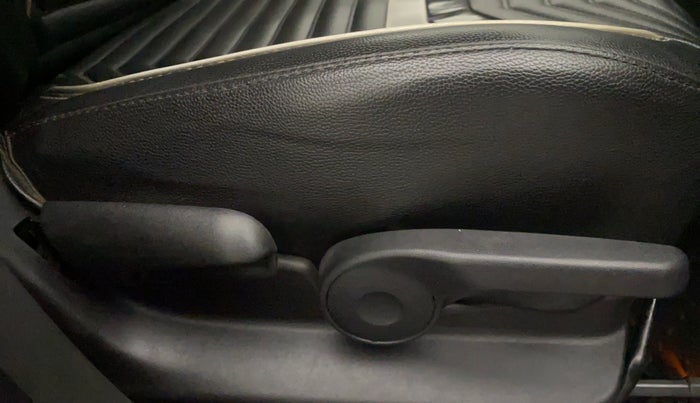 2016 Maruti Vitara Brezza ZDI PLUS DUAL TONE, Diesel, Manual, 69,291 km, Driver Side Adjustment Panel