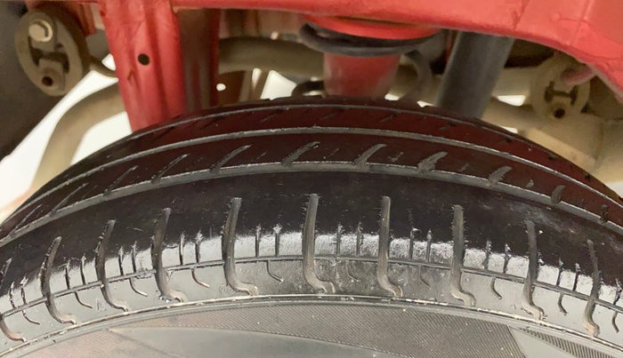 2015 Maruti Alto 800 LXI, Petrol, Manual, 22,165 km, Right Rear Tyre Tread