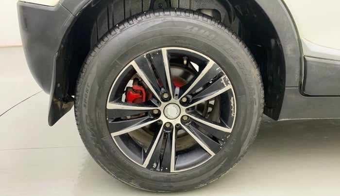 2020 Mahindra XUV300 W6 1.2 PETROL, Petrol, Manual, 35,345 km, Right Rear Wheel