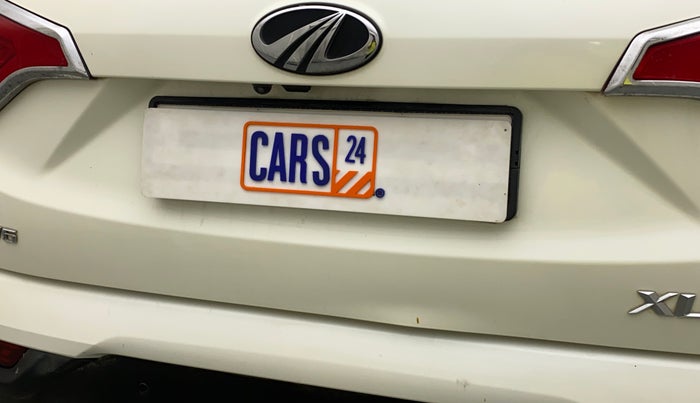 2020 Mahindra XUV300 W6 1.2 PETROL, Petrol, Manual, 35,345 km, Dicky (Boot door) - Slightly dented